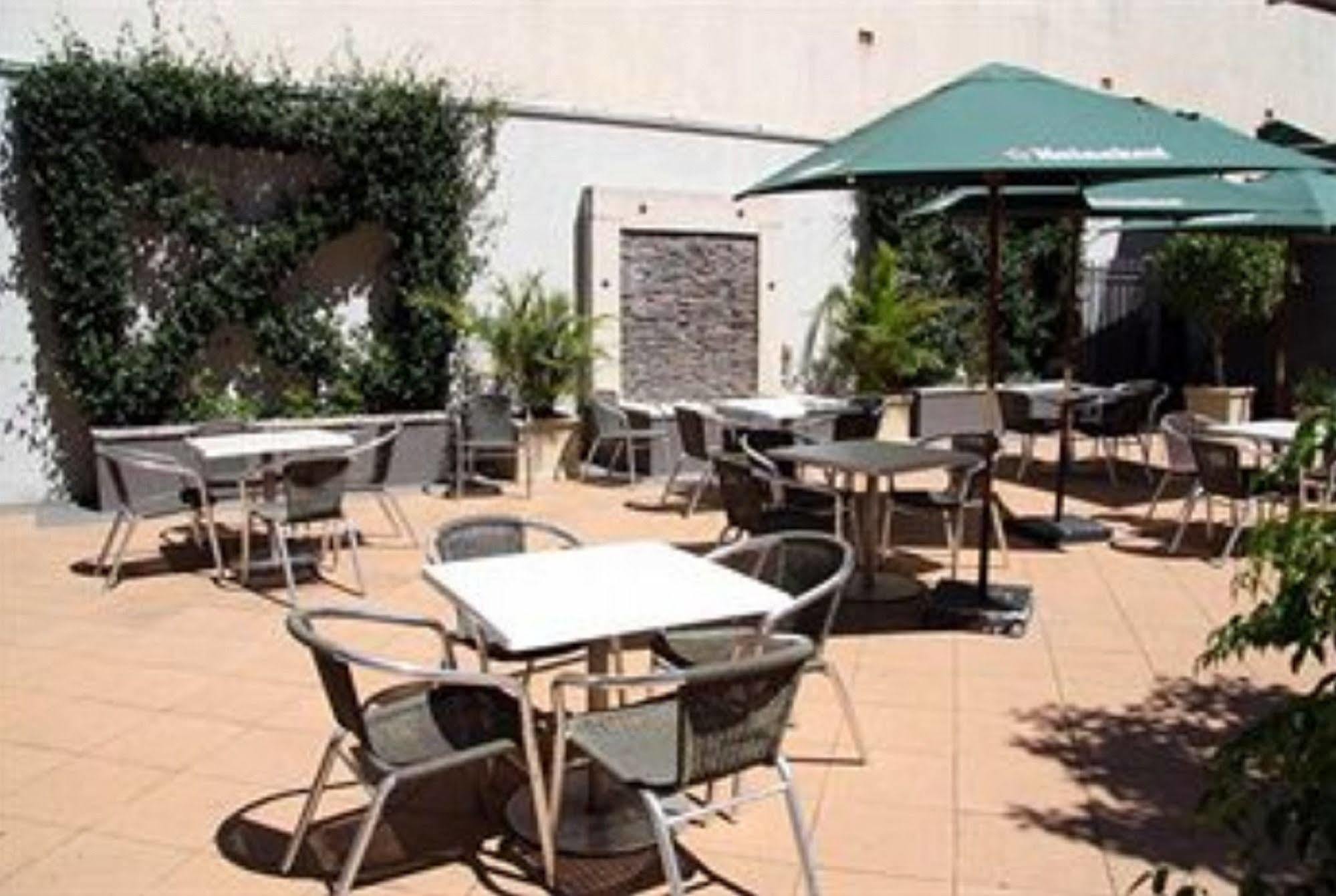 Cbd Hotel Newcastle Esterno foto